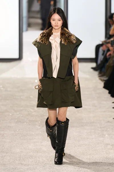 Look 19